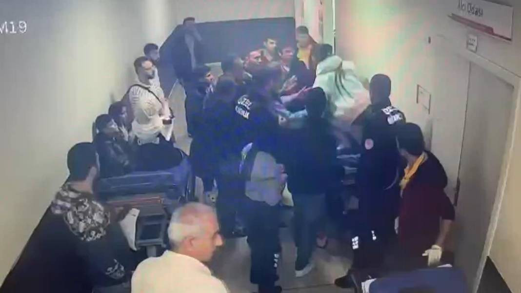 Yaralı adam kendisine müdahale eden doktora saldırdı - Resim: 5